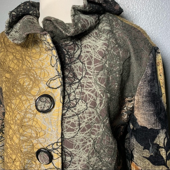 Fab, patterned, tapestry, ruffle coat!! - Picture 4 of 14